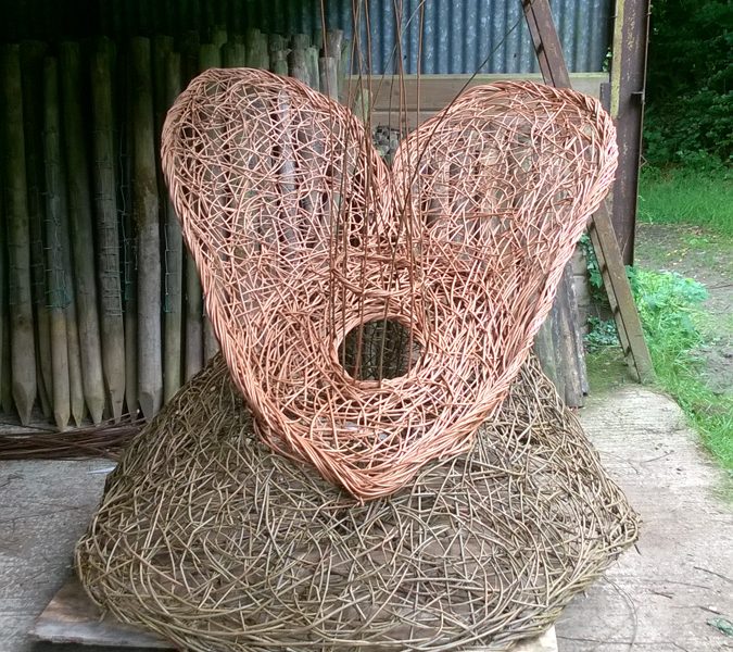 Willow sculpture of floating structure for floating bye